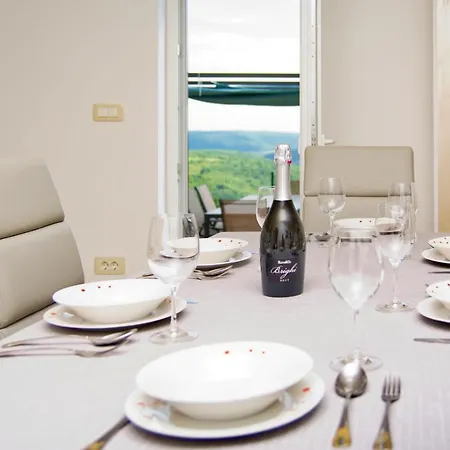 Holiday home Stancija Loj With Private Pool *